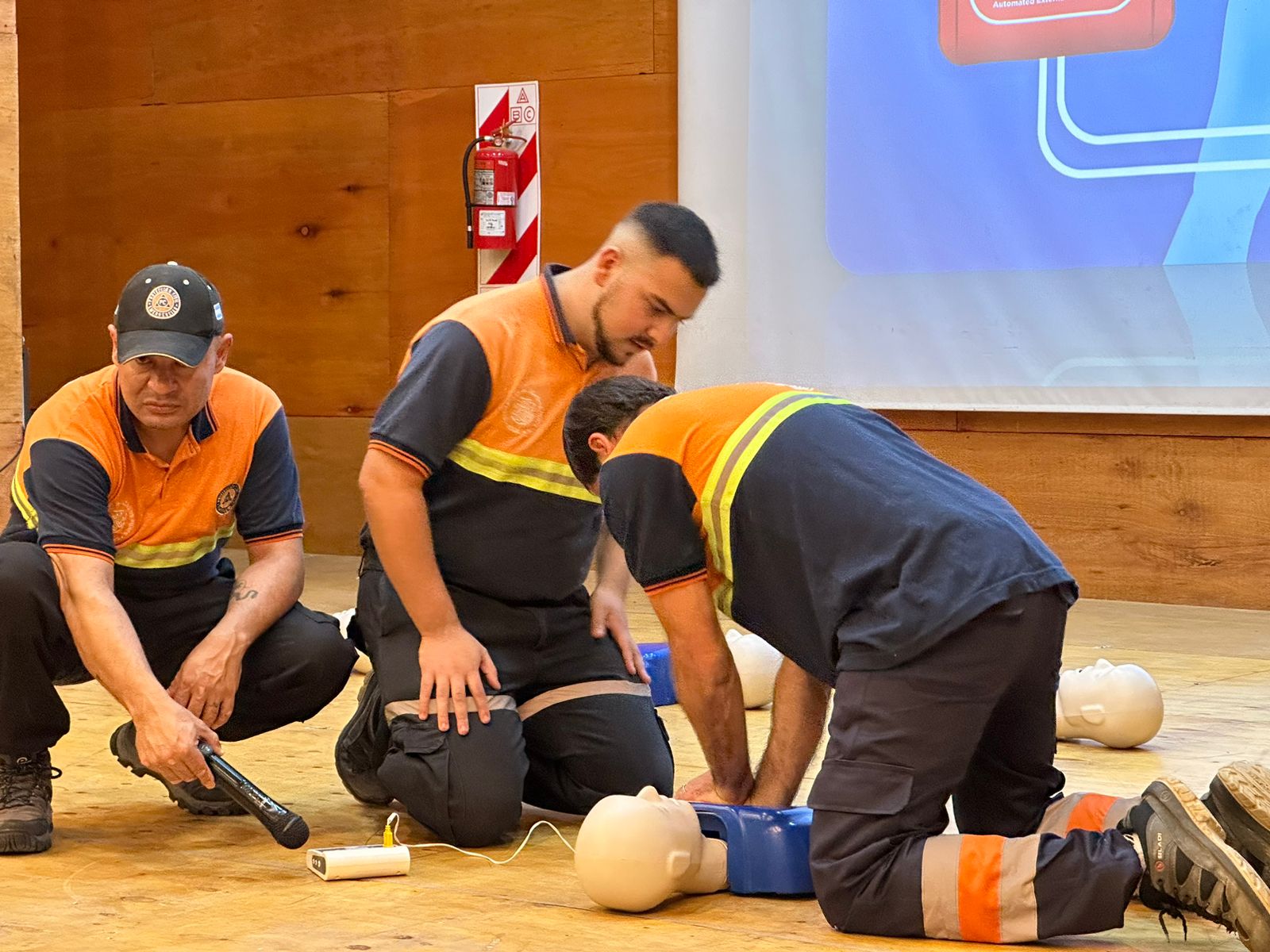 Se realizó un taller de RCP y DEA en el Auditorio Municipal